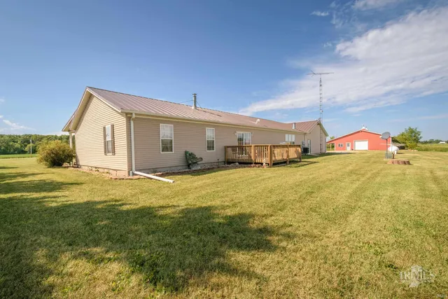 $1,100,000 | 2729 South County Road 300, Portland, IN 47371