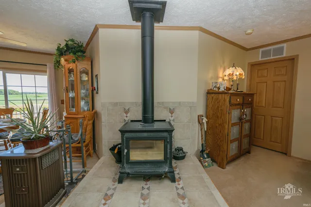 $1,100,000 | 2729 South County Road 300, Portland, IN 47371