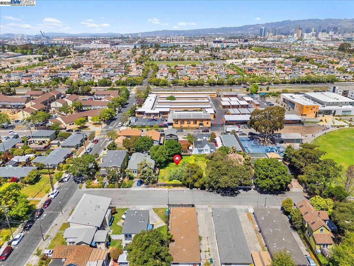 310 Spruce Street Alameda, CA 94501 - Photo 3 of 18