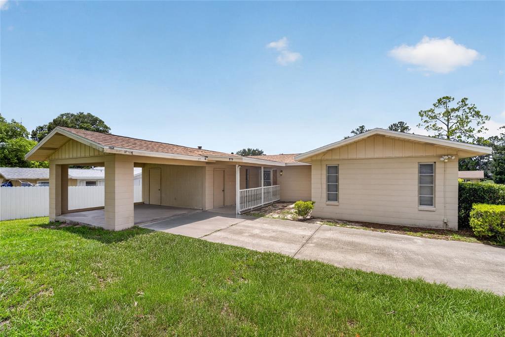 16 Lake Ct Loop Ocala, FL 34472 - Photo 2 of 17
