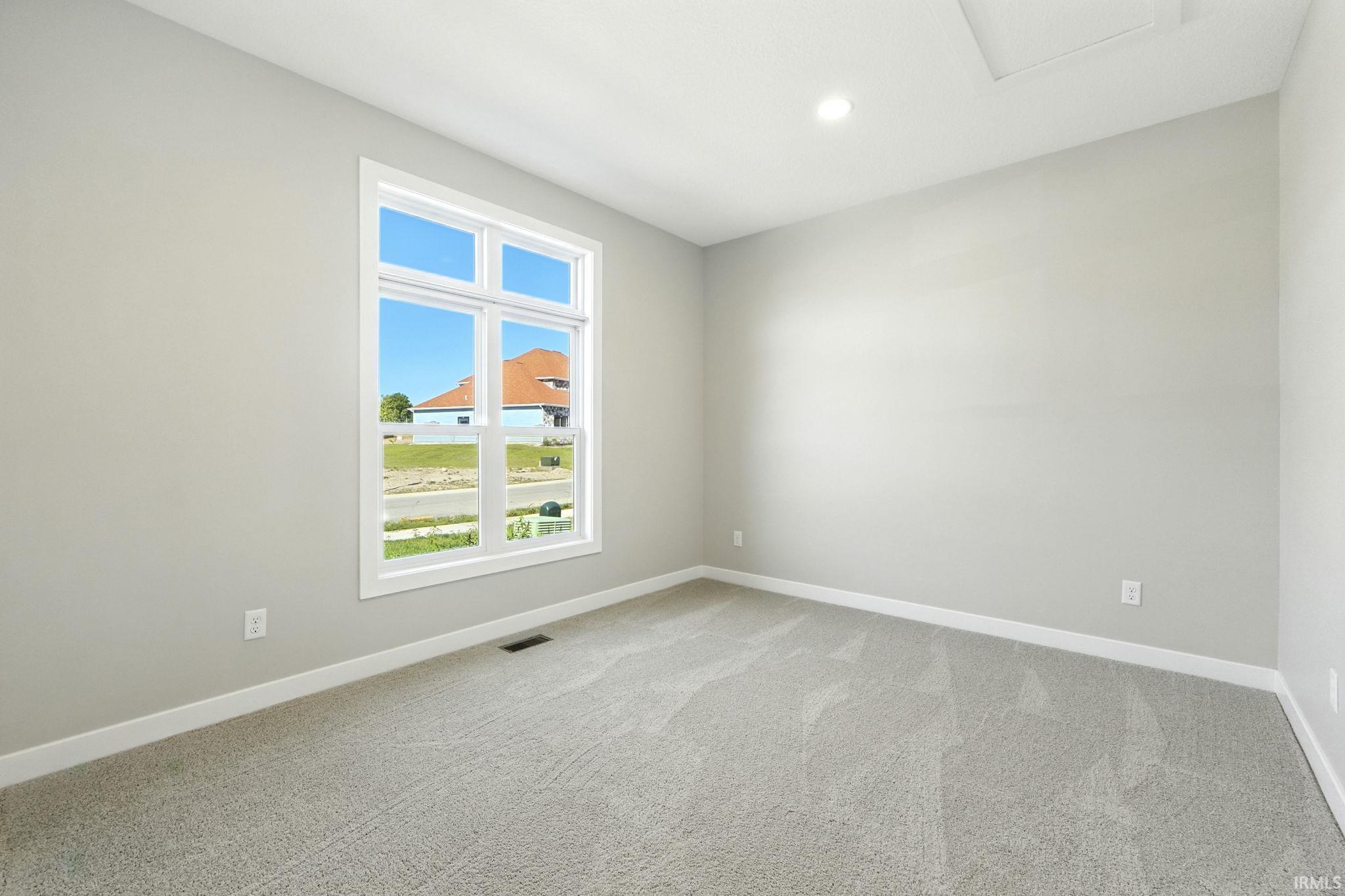 7075 Starks Boulevard Fort Wayne, IN 46816 - Photo 5 of 33