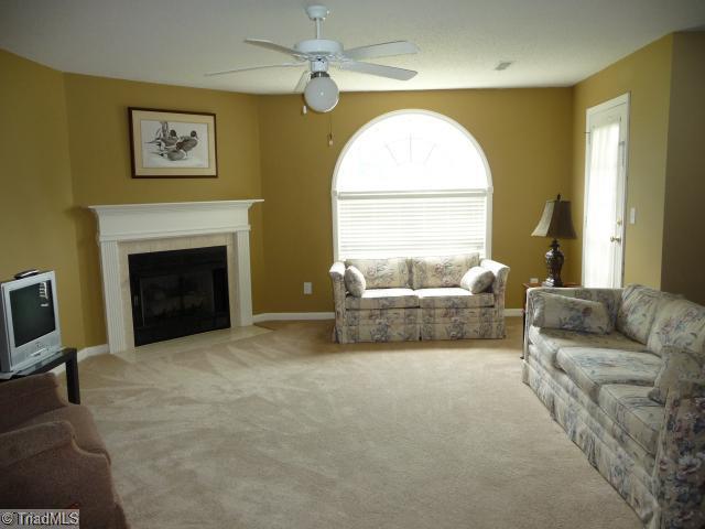 120-2c James High Point High Point, NC 27265 - Photo 3 of 9 Den/Family/Great Room.