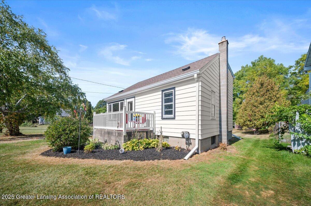 1132 West Valley Road Lansing, MI 48906 - Photo 2 of 26 Front View