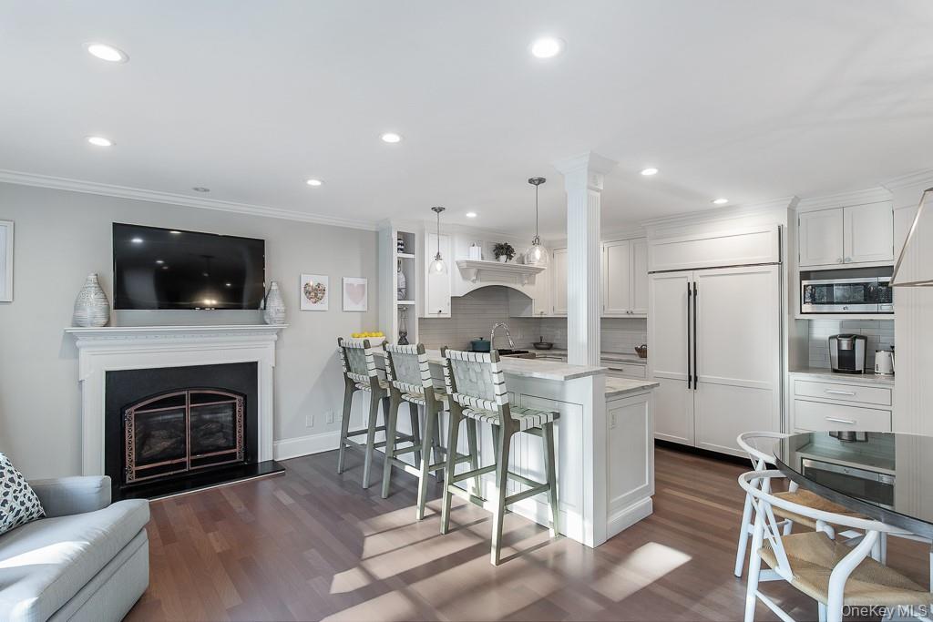 94 Round Hill Road Scarsdale, NY 10583 - Photo 14 of 46 View of the stunning eat-in kitchen with breakfast area that opens to the family room.