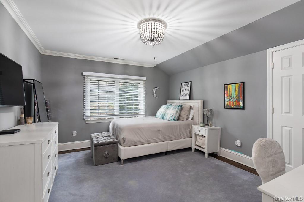 94 Round Hill Road Scarsdale, NY 10583 - Photo 27 of 46 Bedroom #3 - one of the generously scaled bedrooms on the 2nd level