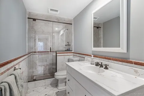 $2,495,000 | 94 Round Hill Road, Scarsdale, NY 10583