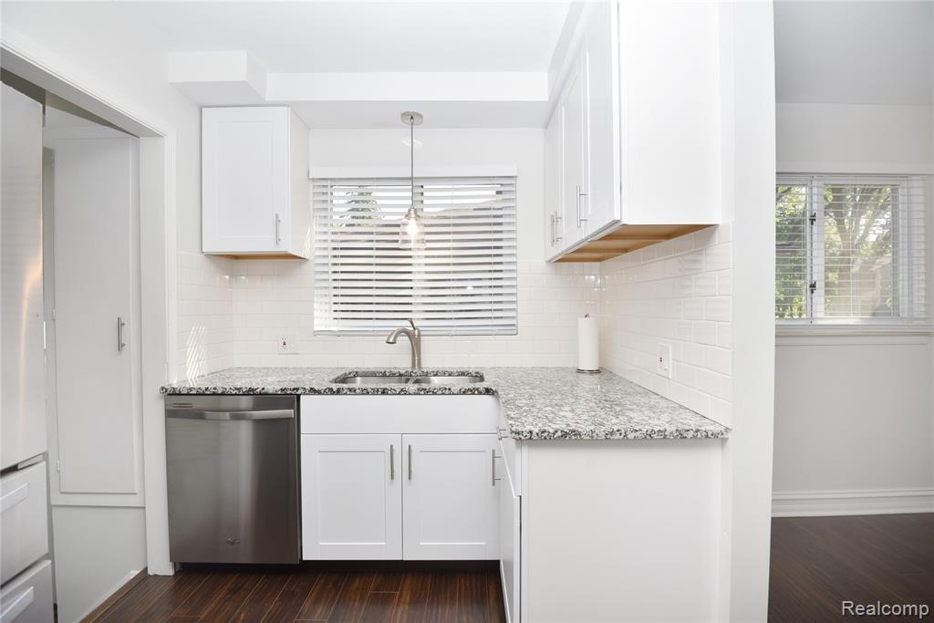 2261 Dunstable Road Birmingham, MI 48009 - Photo 12 of 39