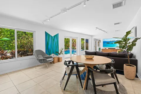$1,095,000 | 2043 Northeast 29th Street, Fort Lauderdale, FL 33306