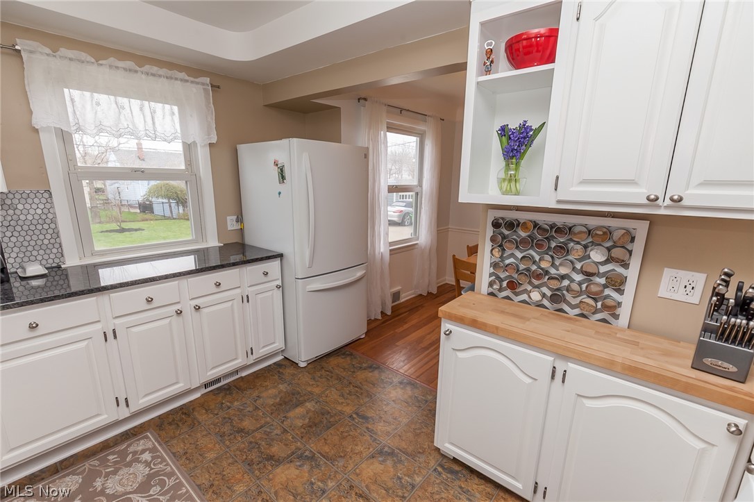 4069 Wilmington Road Cleveland, OH 44121 - Photo 9 of 24 Gallery Image 9