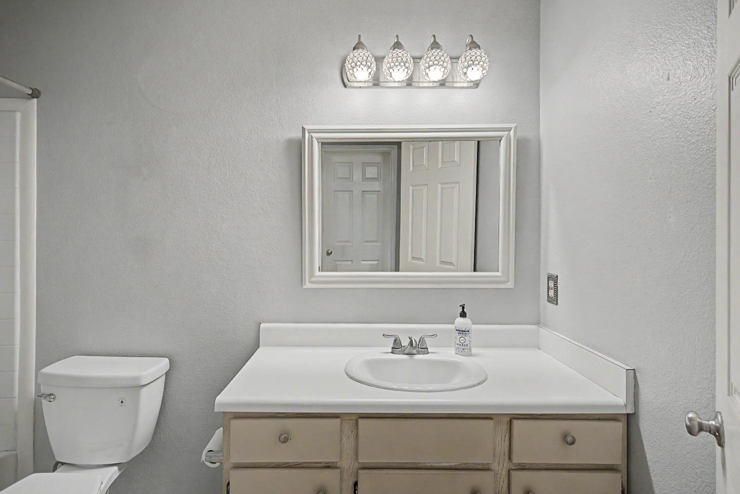 204 Gelf Lane Modesto, CA 95357 - Photo 15 of 29 Guest bathroom.