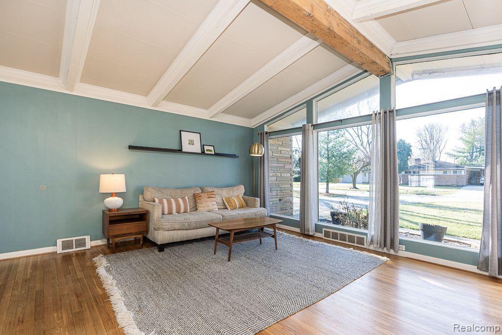 29171 Rambling Road Southfield, MI 48076 - Photo 6 of 25