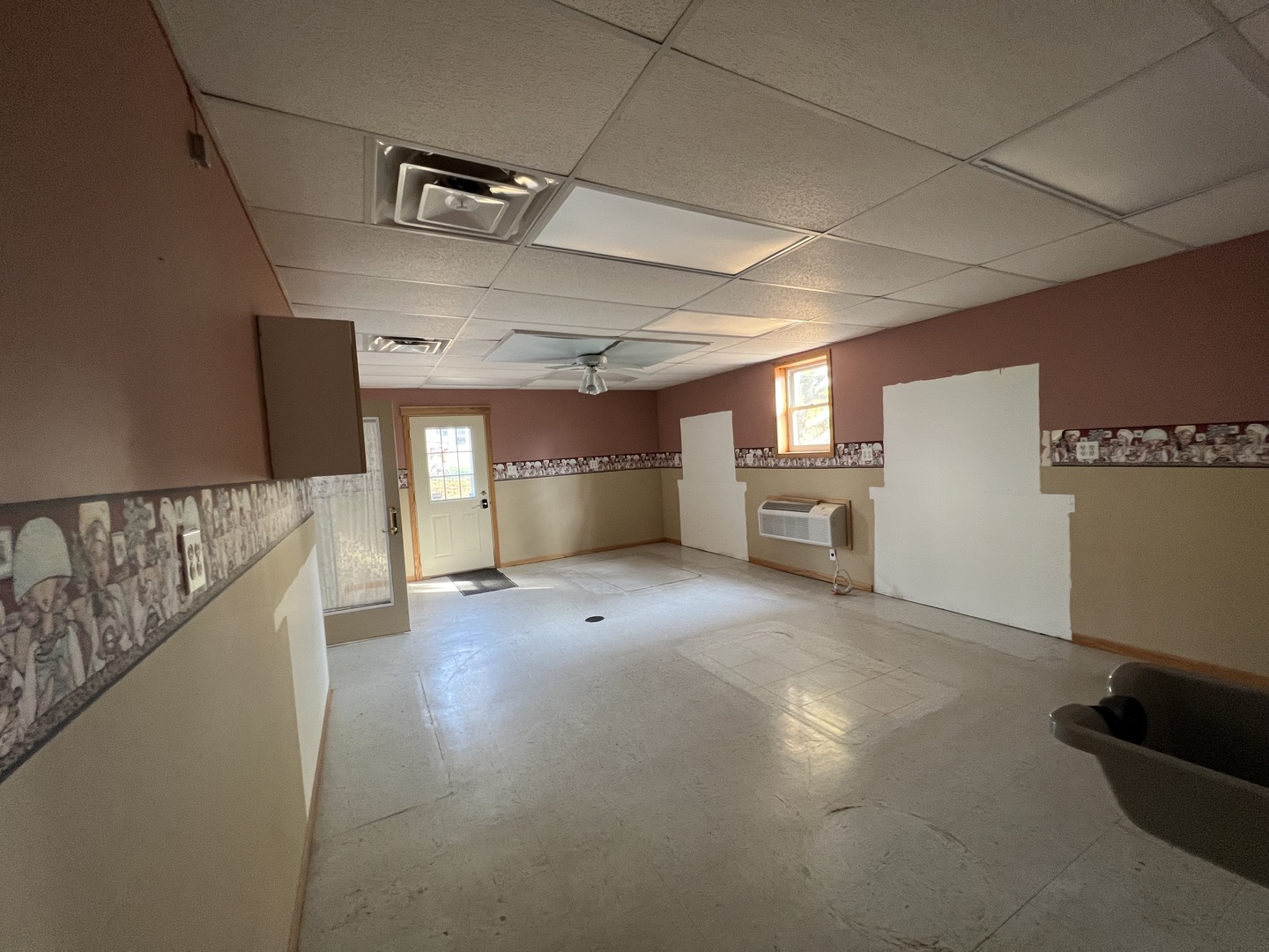 303 East State Road Mount Carroll, IL 61053 - Photo 25 of 26 a view of a livingroom with an empty space