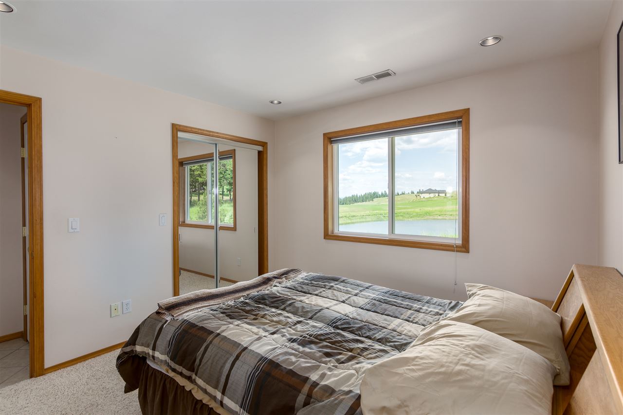 19306 North Hazard Road Spokane, WA 99208 - Photo 9 of 20