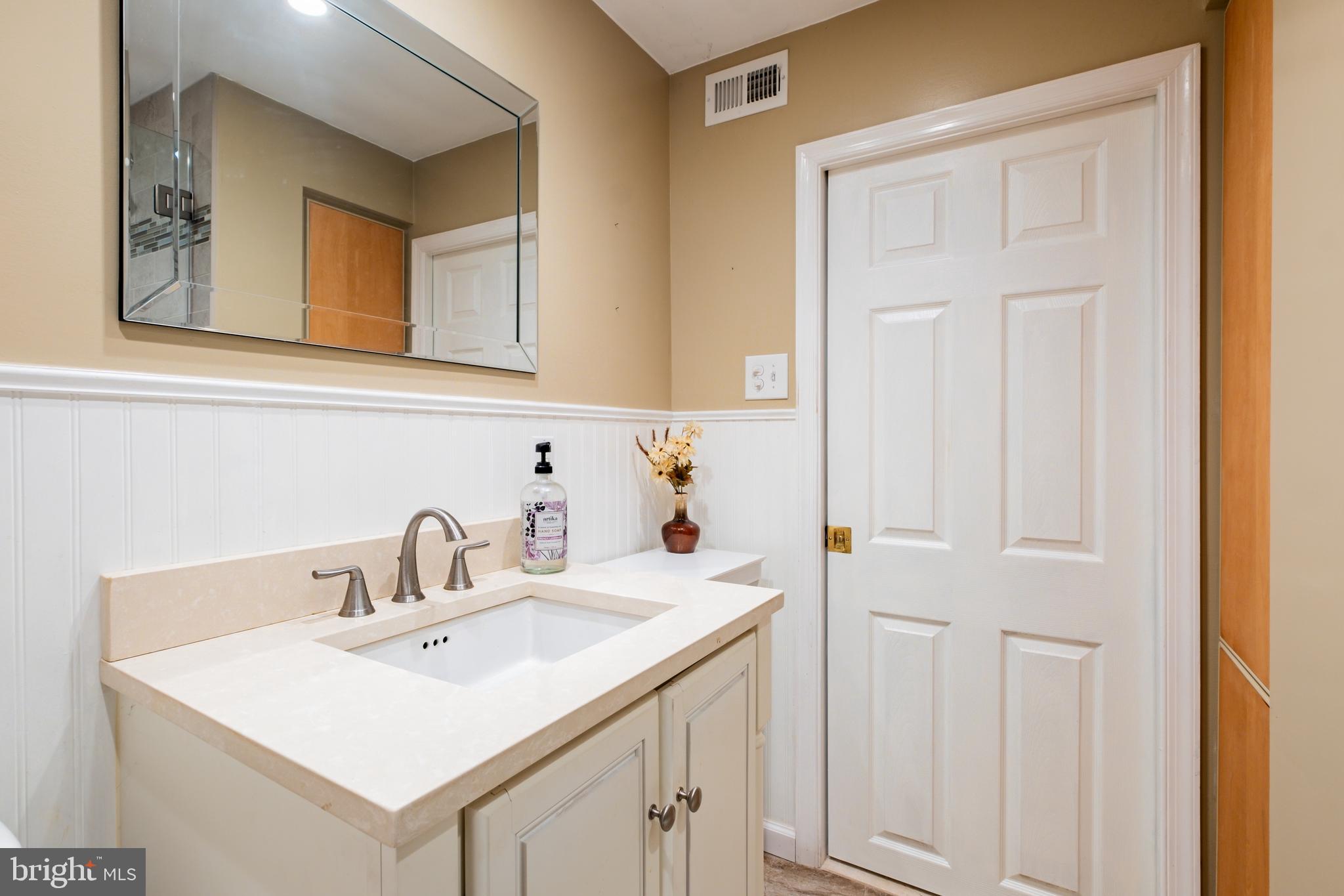 1608 Brent Road Oreland, PA 19075 - Photo 17 of 33