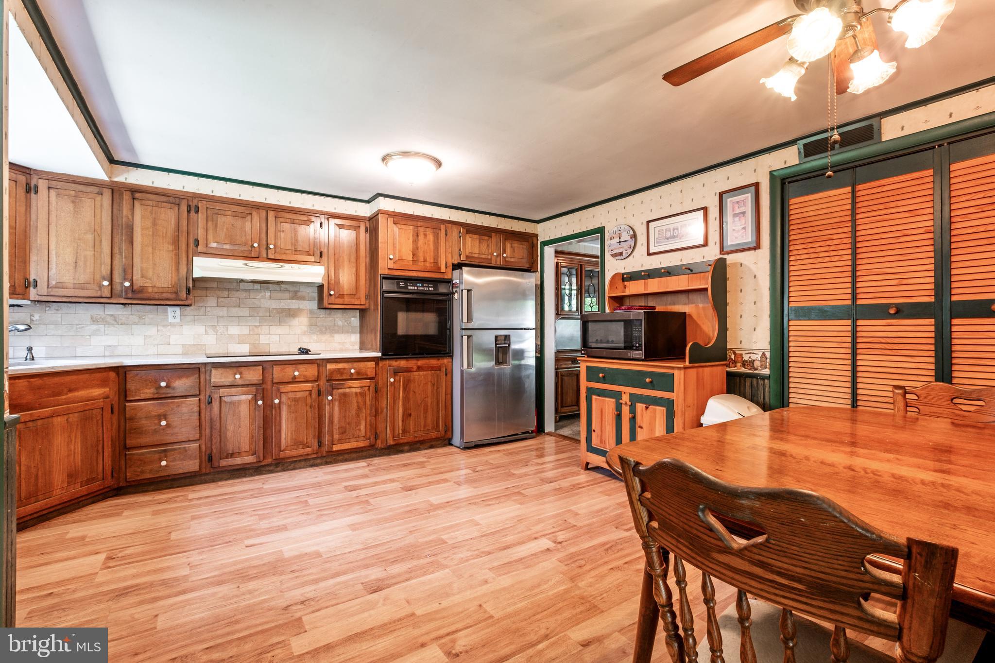 1608 Brent Road Oreland, PA 19075 - Photo 6 of 33