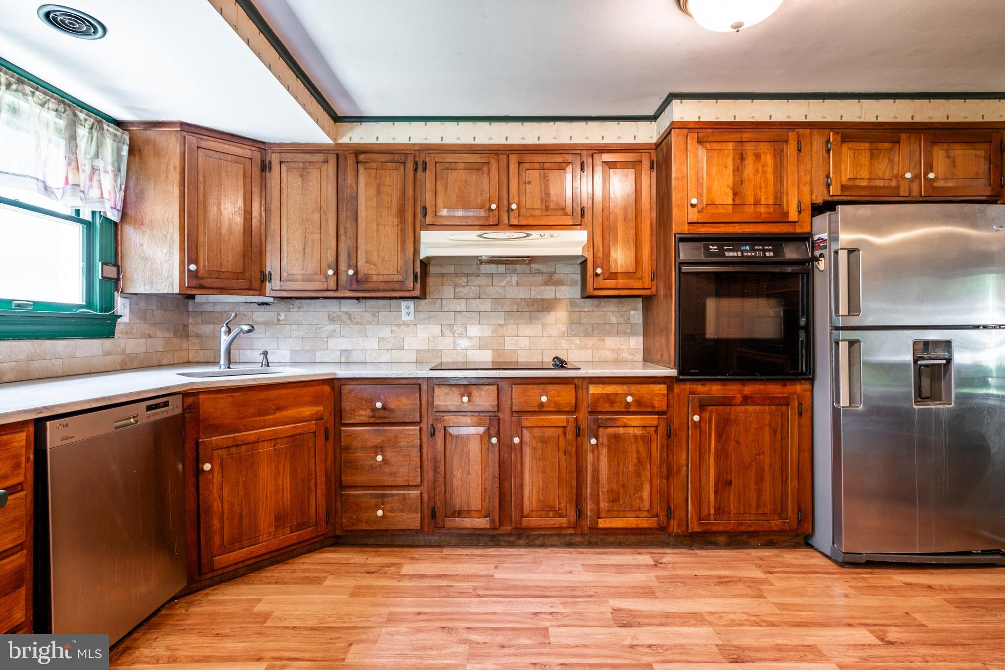 1608 Brent Road Oreland, PA 19075 - Photo 7 of 33