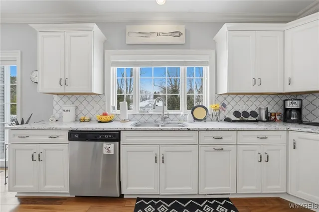 $849,900 | 5115 Willowbrook Drive West, Clarence, NY 14031