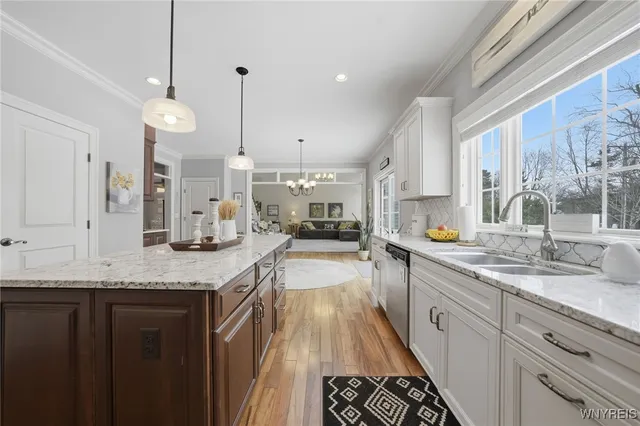 $849,900 | 5115 Willowbrook Drive West, Clarence, NY 14031