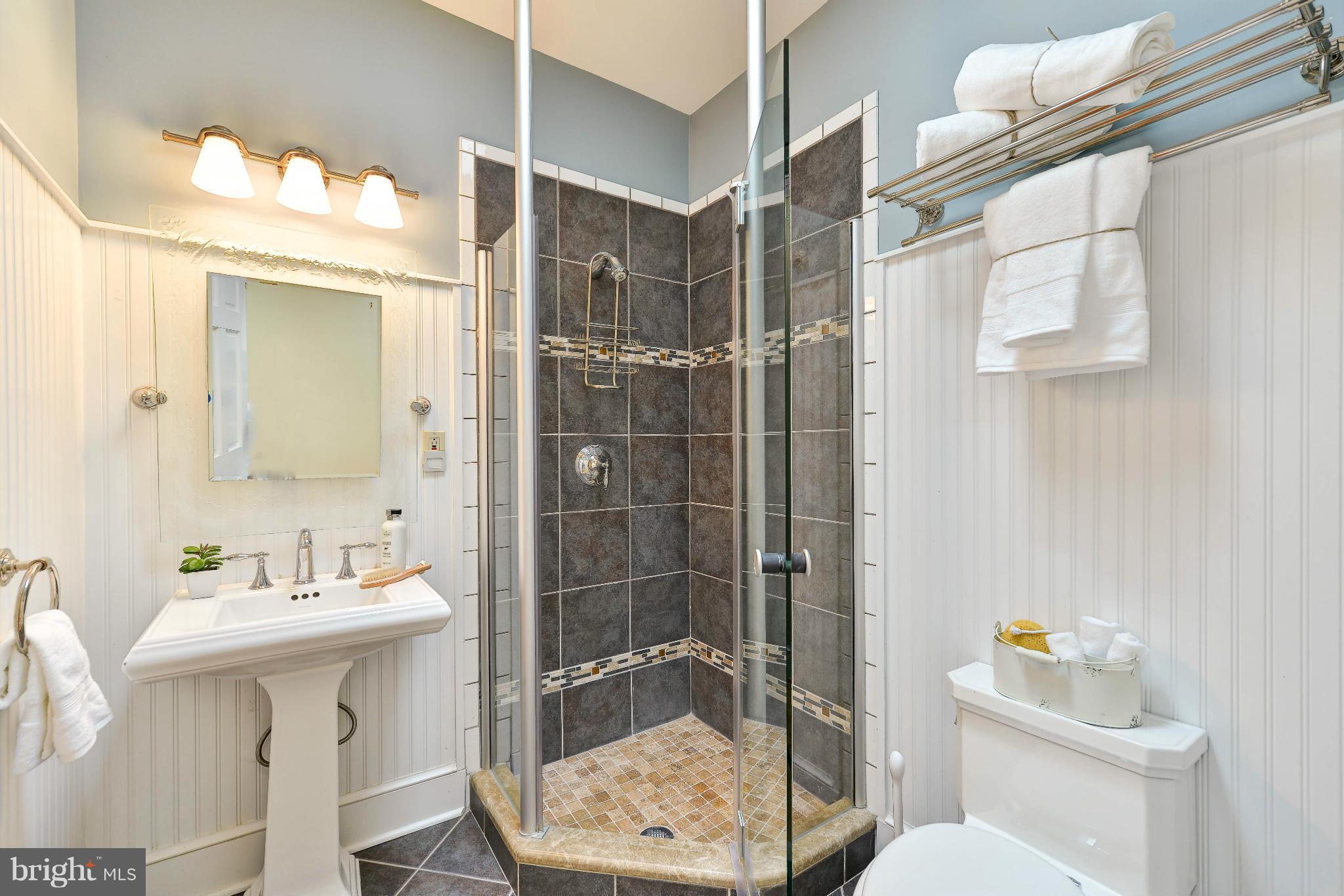 515 5th Street Northeast Washington, DC 20002 - Photo 22 of 30 Second Bath