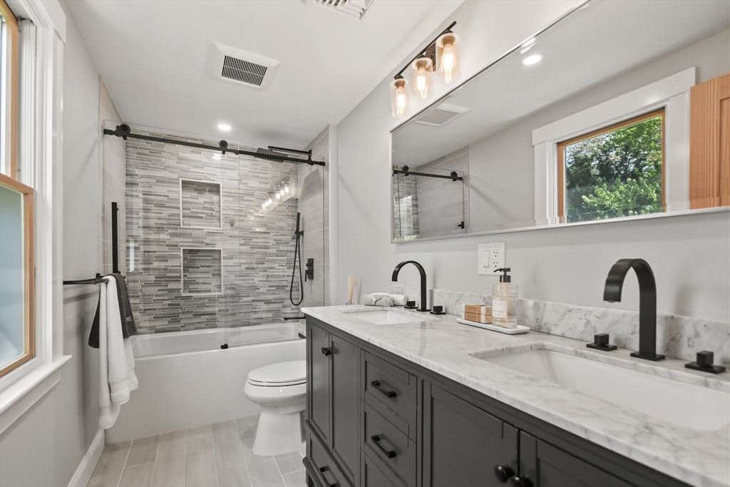 8 Longbow Circle Lynnfield, MA 01940 - Photo 11 of 42