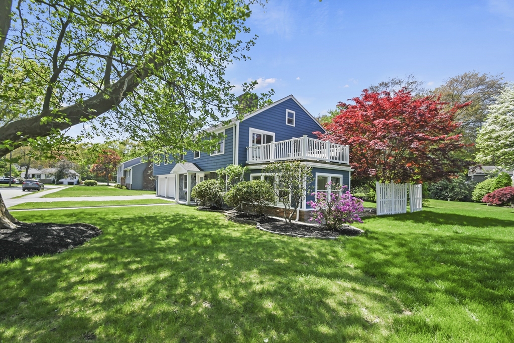 8 Longbow Circle Lynnfield, MA 01940 - Photo 2 of 42