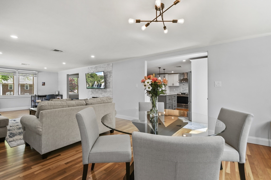 8 Longbow Circle Lynnfield, MA 01940 - Photo 22 of 42