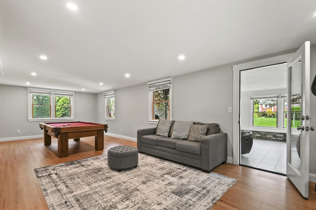 8 Longbow Circle Lynnfield, MA 01940 - Photo 3 of 42