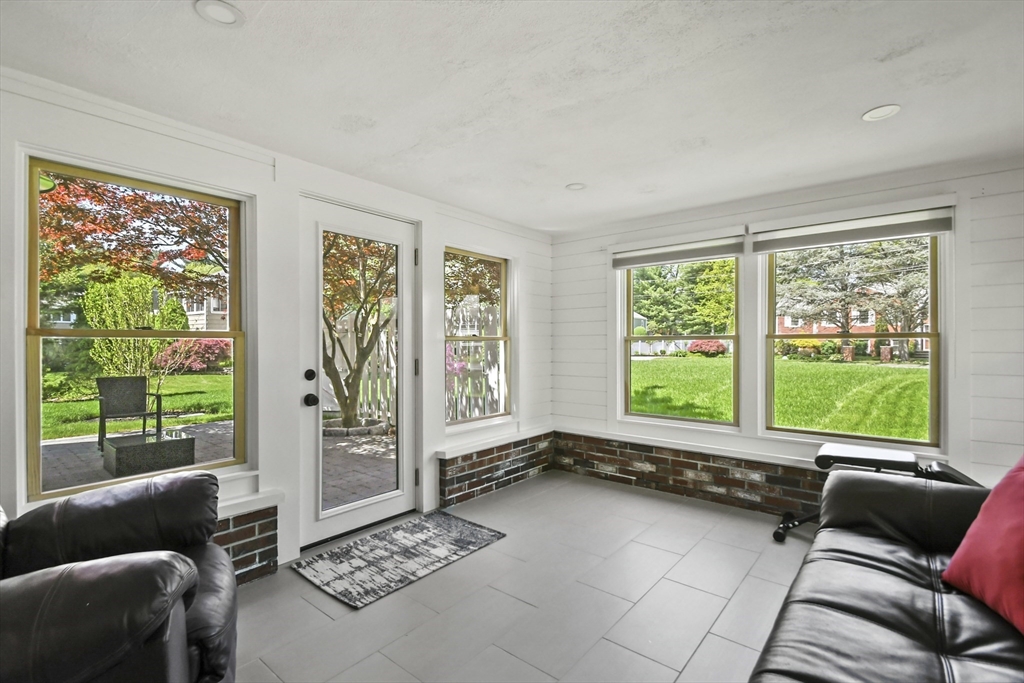 8 Longbow Circle Lynnfield, MA 01940 - Photo 4 of 42