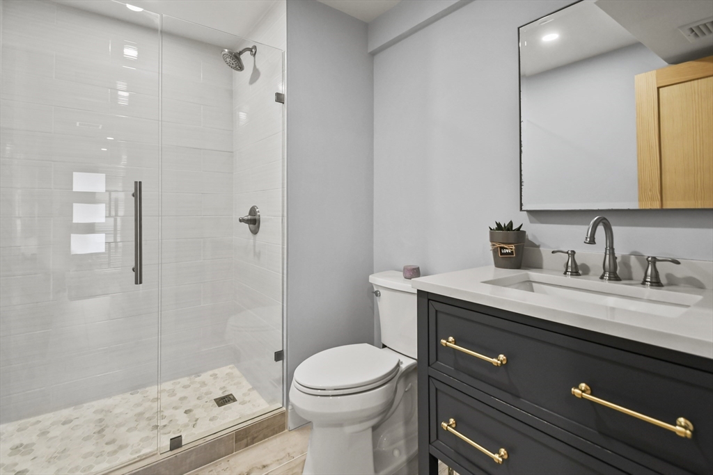 8 Longbow Circle Lynnfield, MA 01940 - Photo 6 of 42