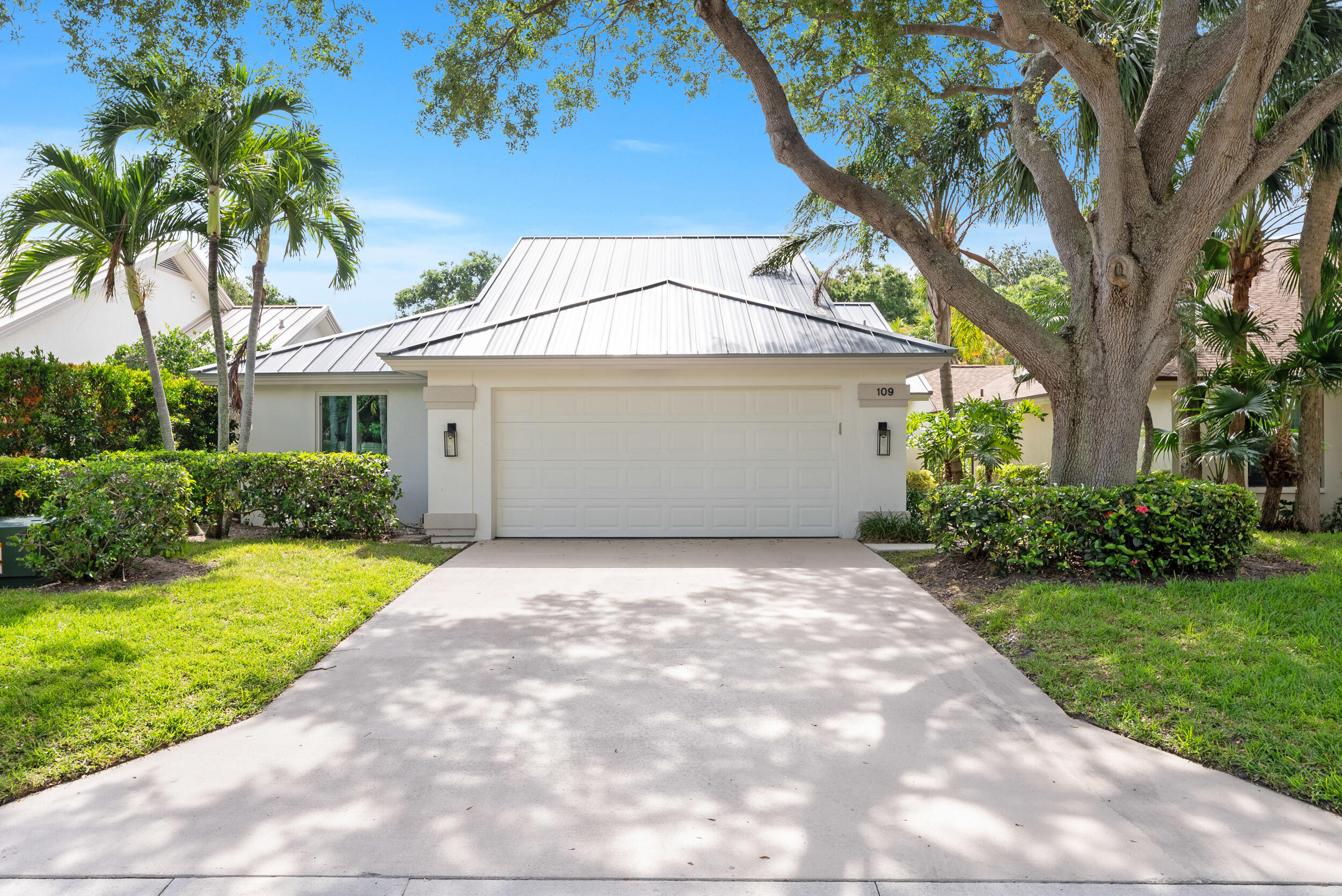 109 Harbourside Circle Jupiter, FL 33477 - Photo 1 of 39 1_dsc09711