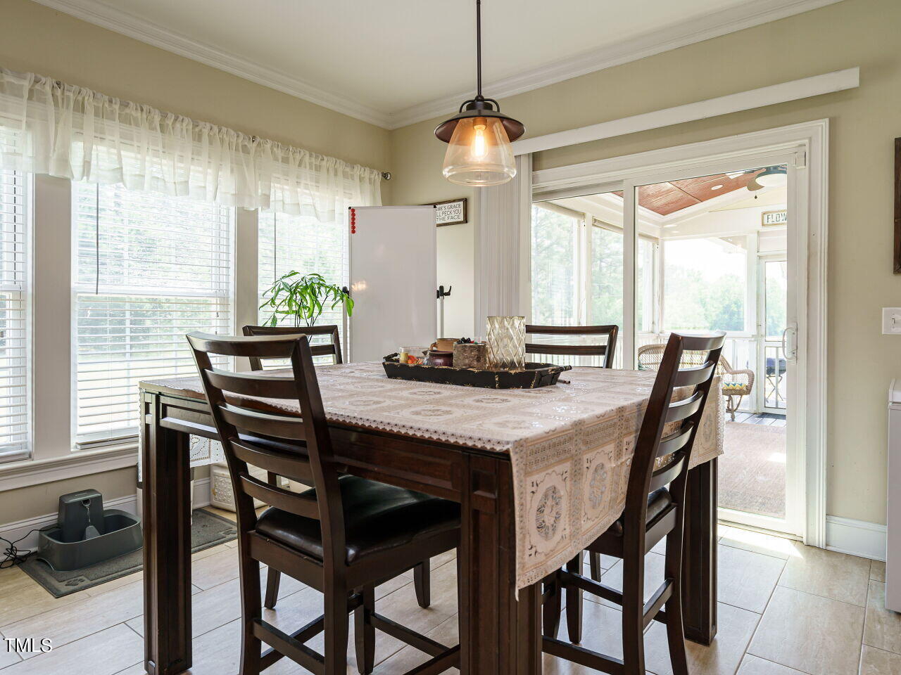 934 Blue Pond Road Clayton, NC 27520 - Photo 14 of 31 014-1280x960-breakfast-nook