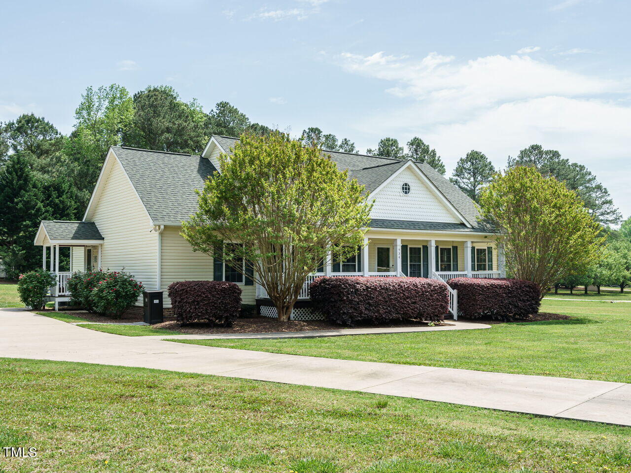 934 Blue Pond Road Clayton, NC 27520 - Photo 2 of 31 002-1280x960-corner-view