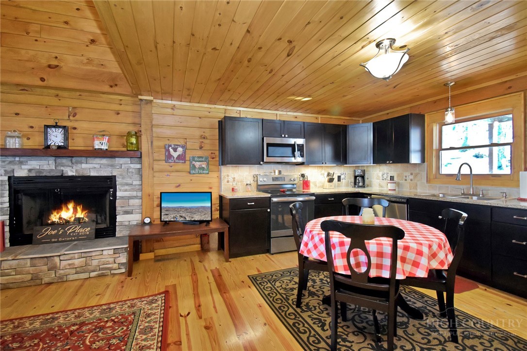 121 Whipporwill Way Road Beech Mountain, NC 28604 - Photo 7 of 46