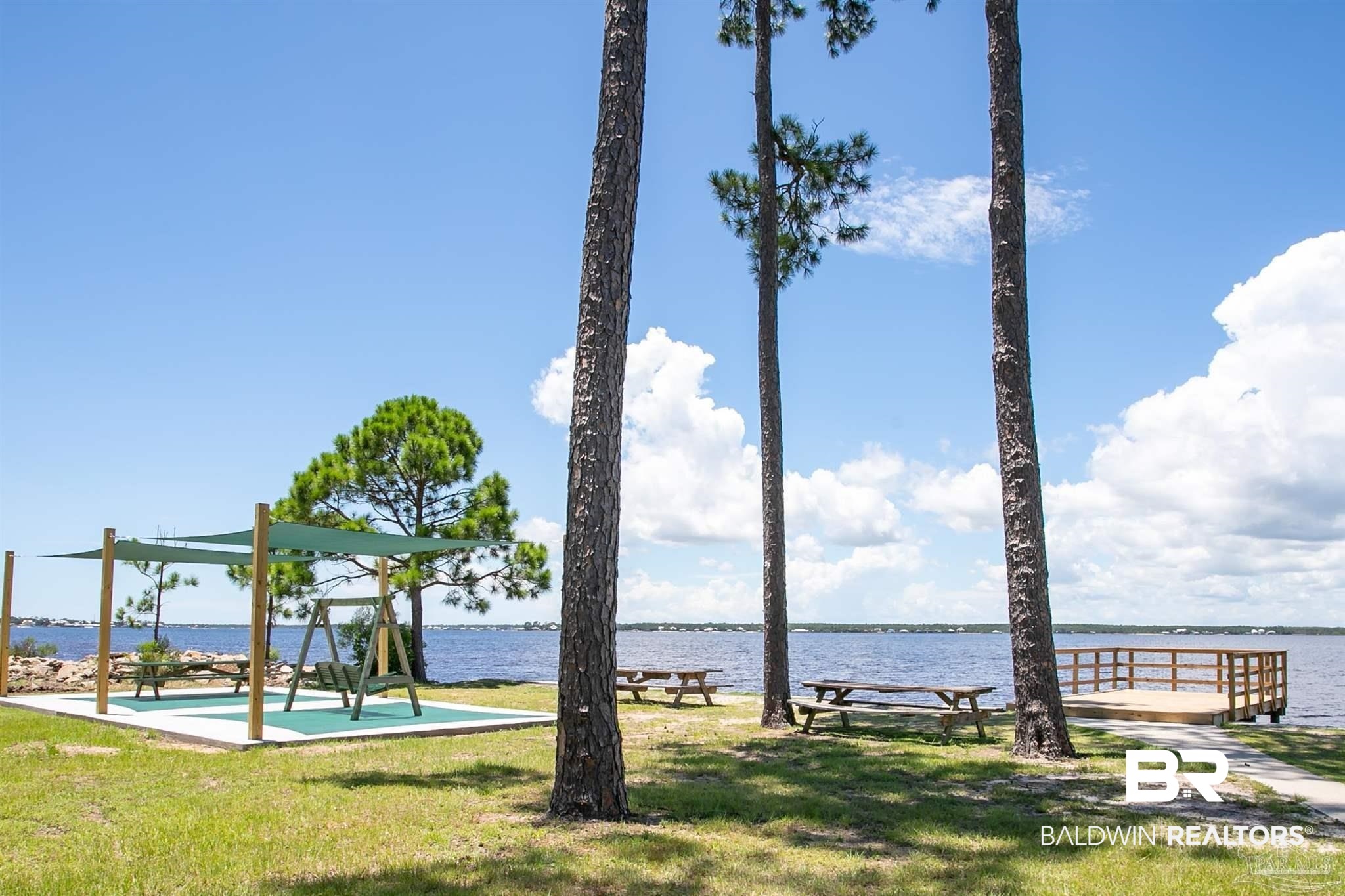 5420 North Shore Road Pensacola, FL 32507 - Photo 8 of 13 Enjoy a Picnic