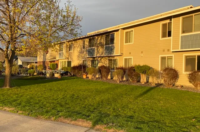 $777 | 1403 Meade Avenue, Prosser, WA 99350