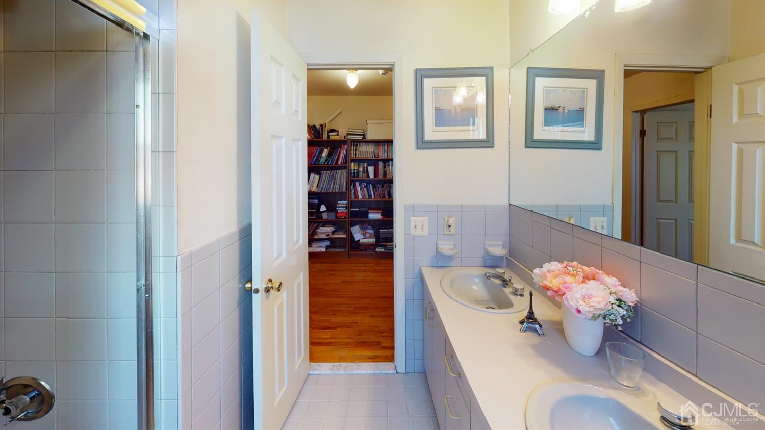 14 Cherokee Road East Brunswick, NJ 08816 - Photo 18 of 27 Gallery Image 18