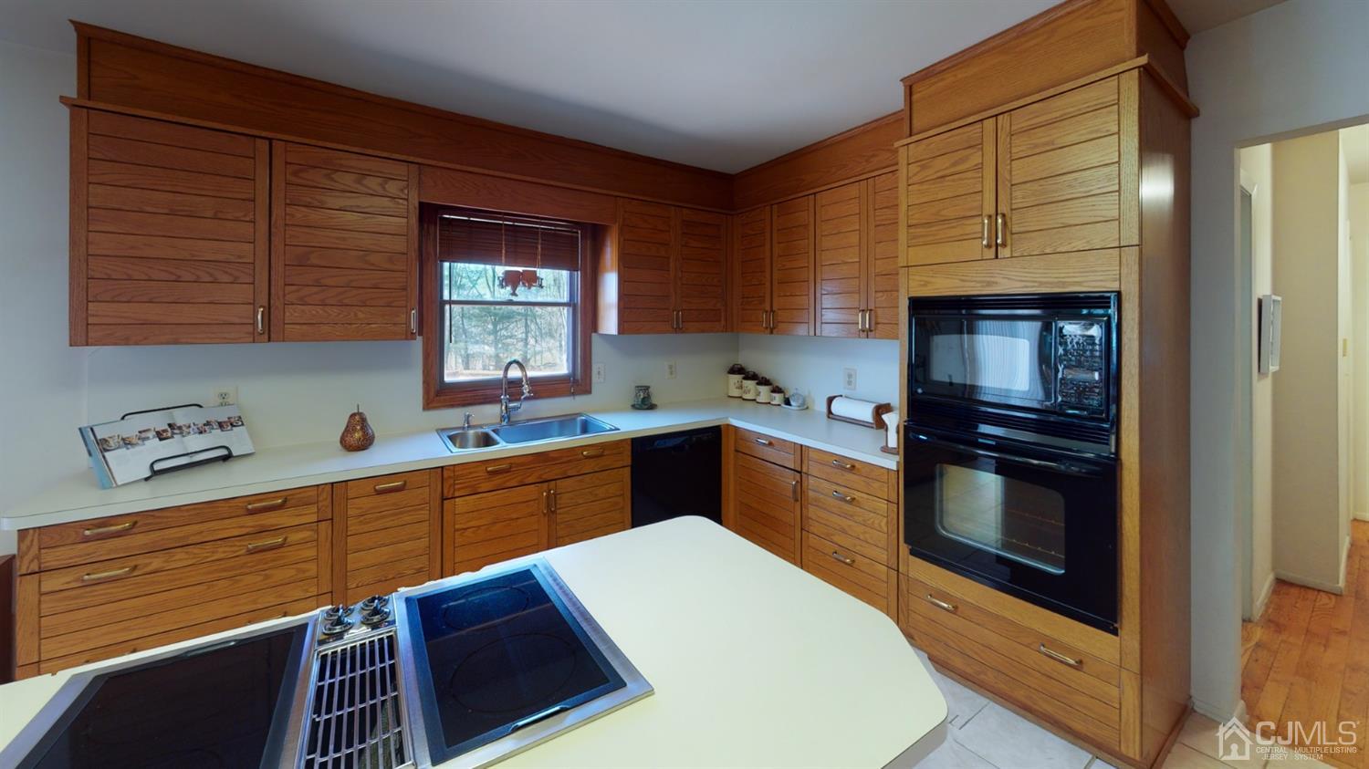14 Cherokee Road East Brunswick, NJ 08816 - Photo 10 of 27 Gallery Image 10