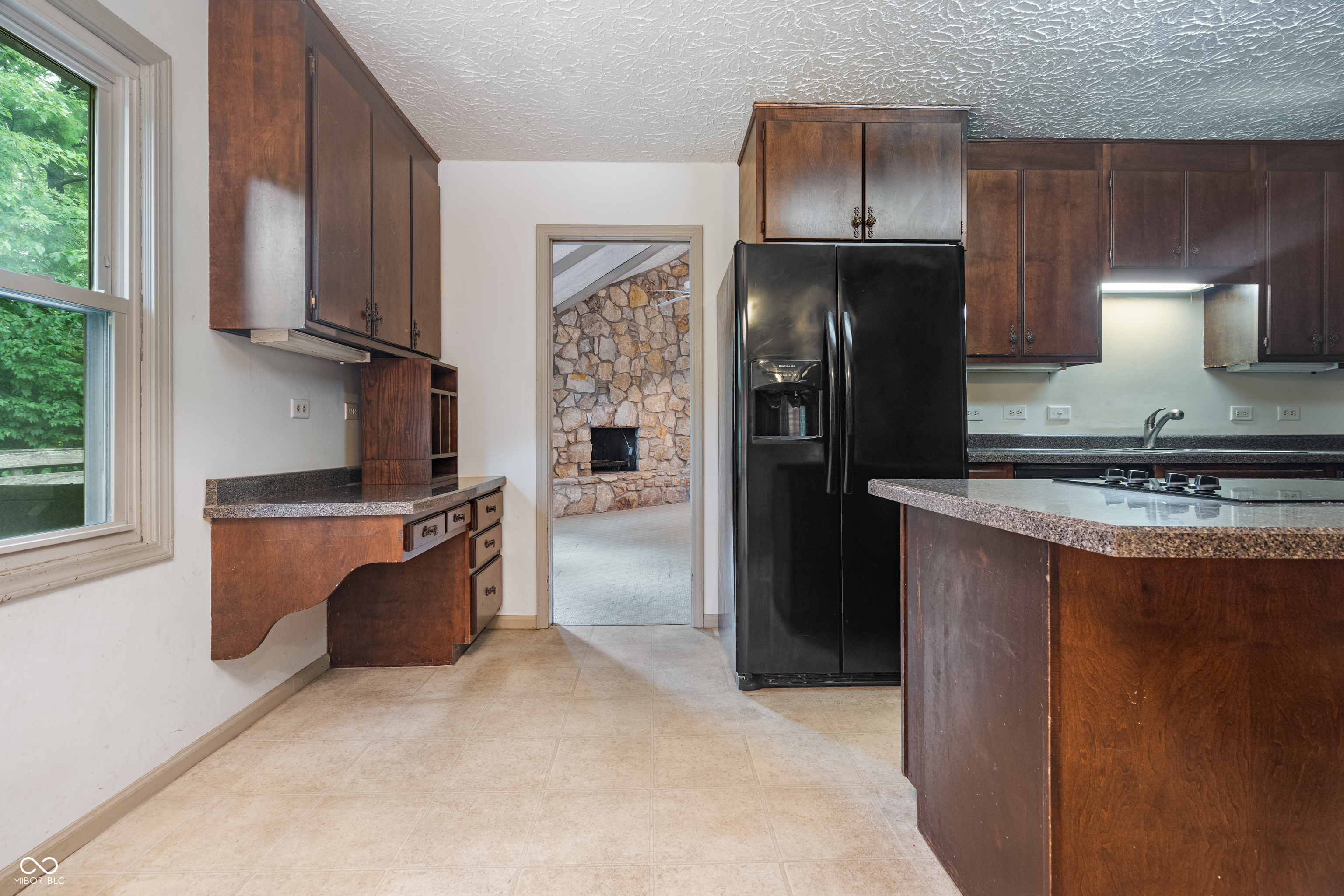 8729 Sawleaf Road Indianapolis, IN 46260 - Photo 15 of 34 Gallery Image 15