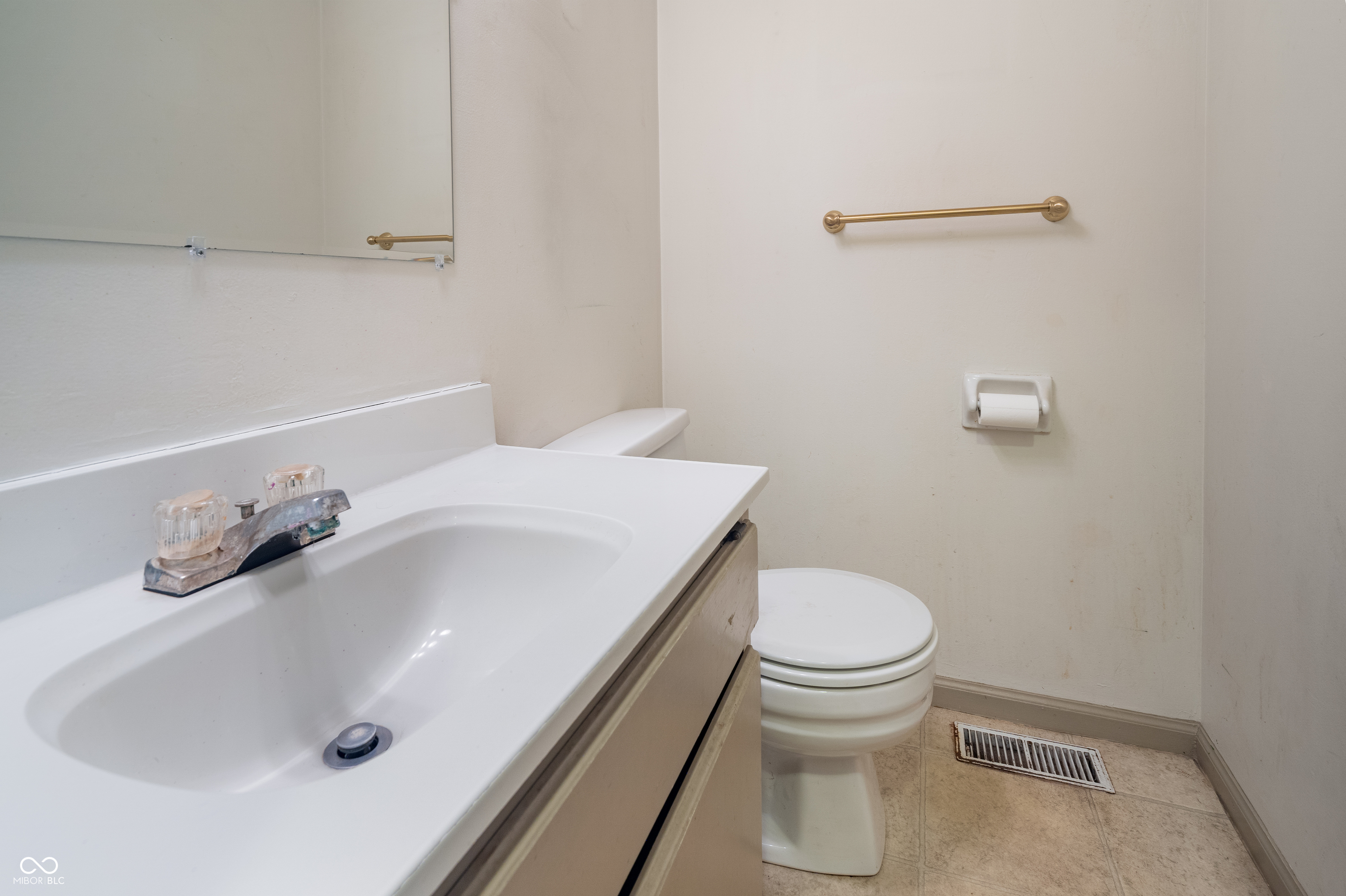 8729 Sawleaf Road Indianapolis, IN 46260 - Photo 29 of 34 Gallery Image 29
