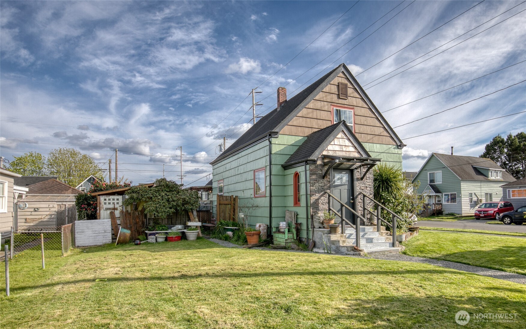 823 West 3rd Street Aberdeen, WA 98520 - Photo 2 of 40 a view of a house with a swimming pool