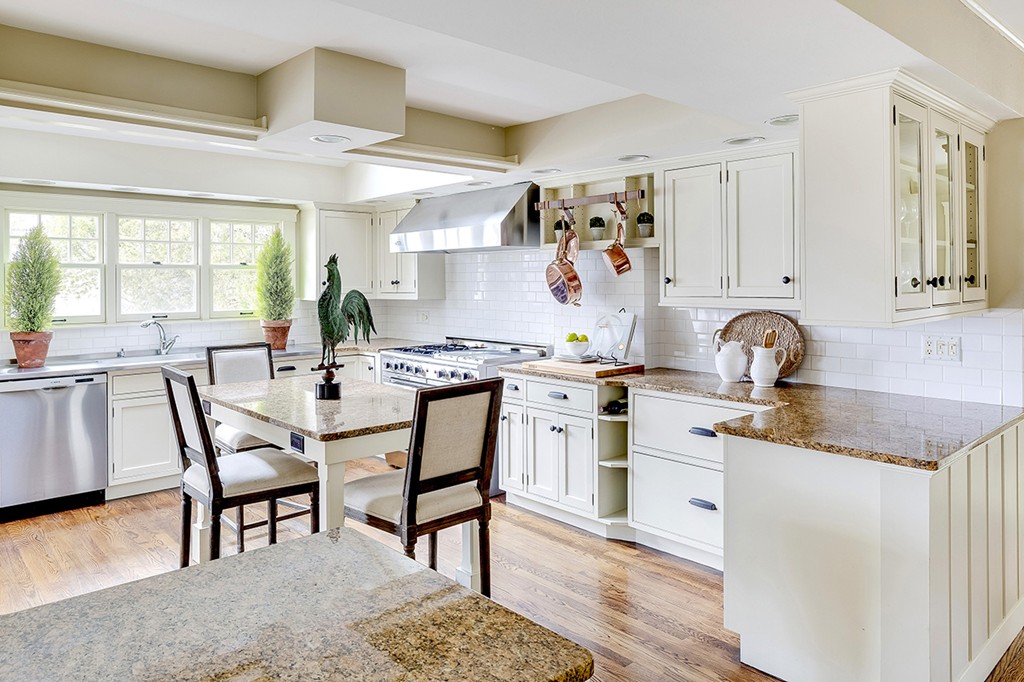 95 Riverview Road Gloucester, MA 01930 - Photo 8 of 16 Gallery Image 8