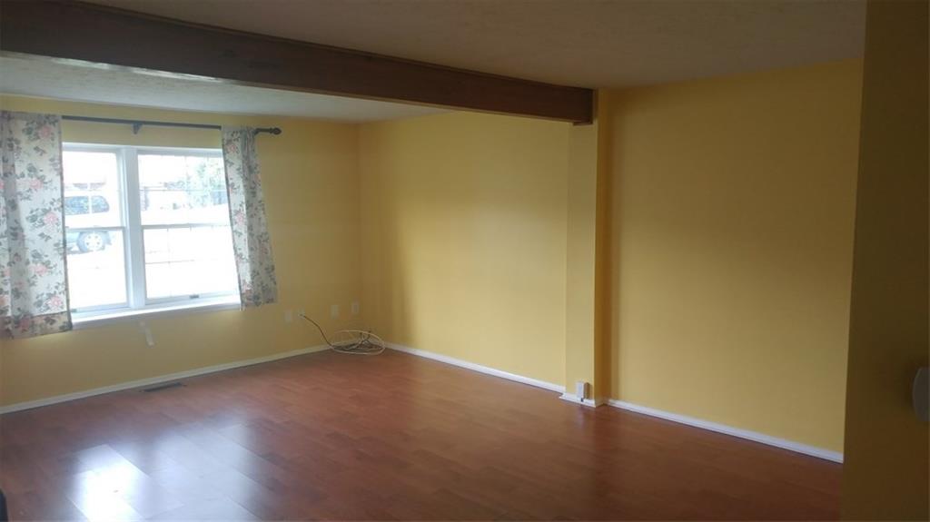 255 Shady Ridge Drive Monroeville, PA 15146 - Photo 5 of 10 Livingroom