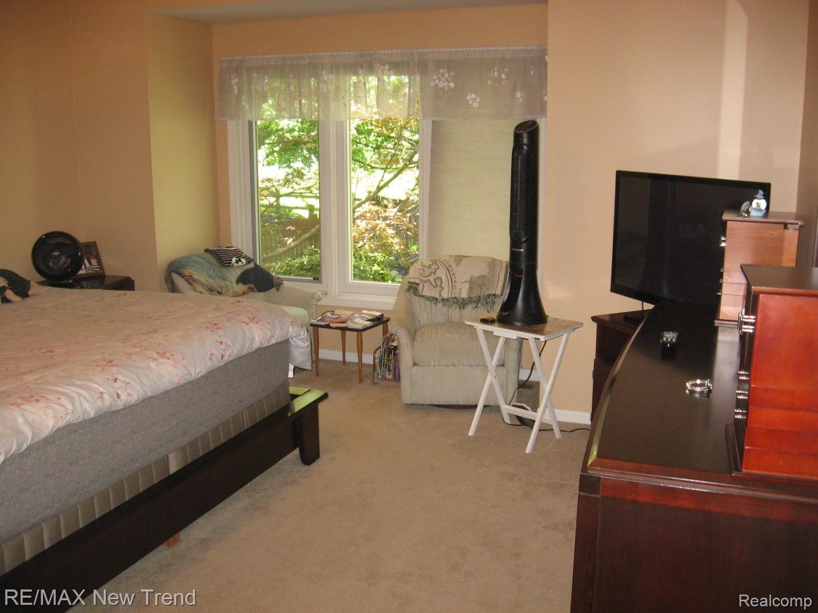 19031 Wayne Road Livonia, MI 48152 - Photo 18 of 56 IMG_7108 (1).JPG