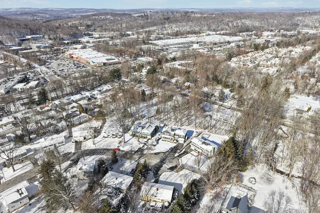 $800,000 | 32 Allan Lane, Mount Kisco, NY 10549