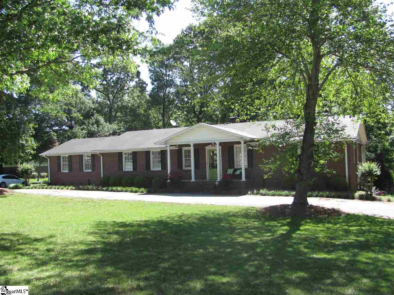 2206 Hudson Road Greer, SC 29650 - Photo 4 of 34 Gallery Image 4