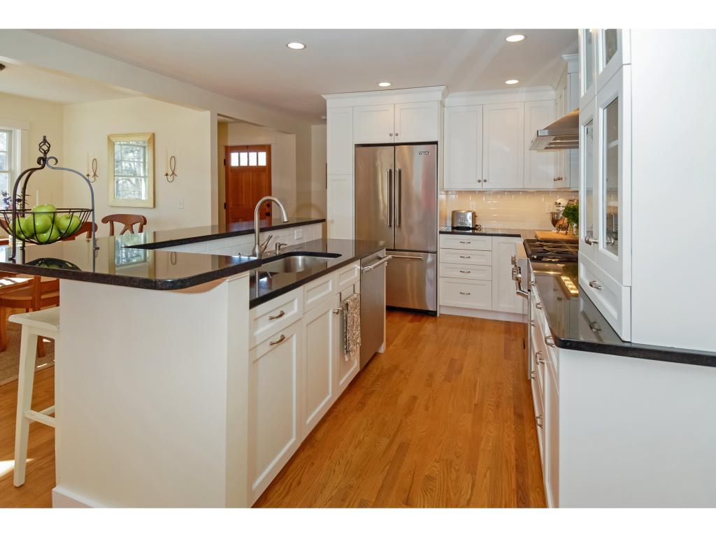 118 Wentworth Road New Castle, NH 03854 - Photo 4 of 36 Gallery Image 4