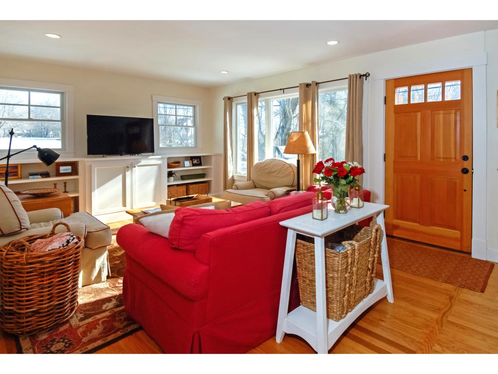 118 Wentworth Road New Castle, NH 03854 - Photo 5 of 36 Gallery Image 5