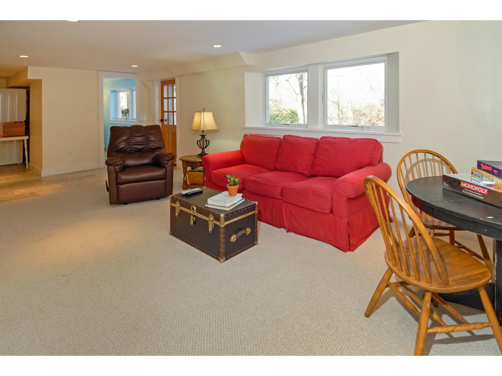 118 Wentworth Road New Castle, NH 03854 - Photo 9 of 36 Gallery Image 9