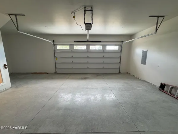 $549,000 | 304 6th Street, Zillah, WA 98953