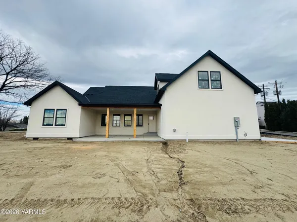 $549,000 | 304 6th Street, Zillah, WA 98953